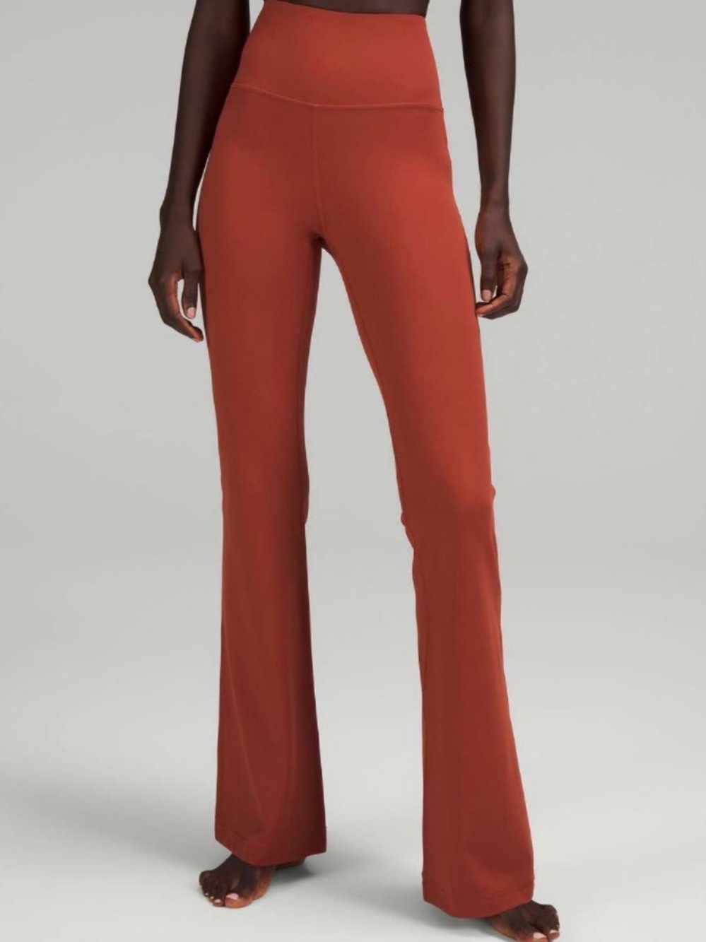 Lululemon Groove Super-High-Rise
Flared Pant Nulu 32”